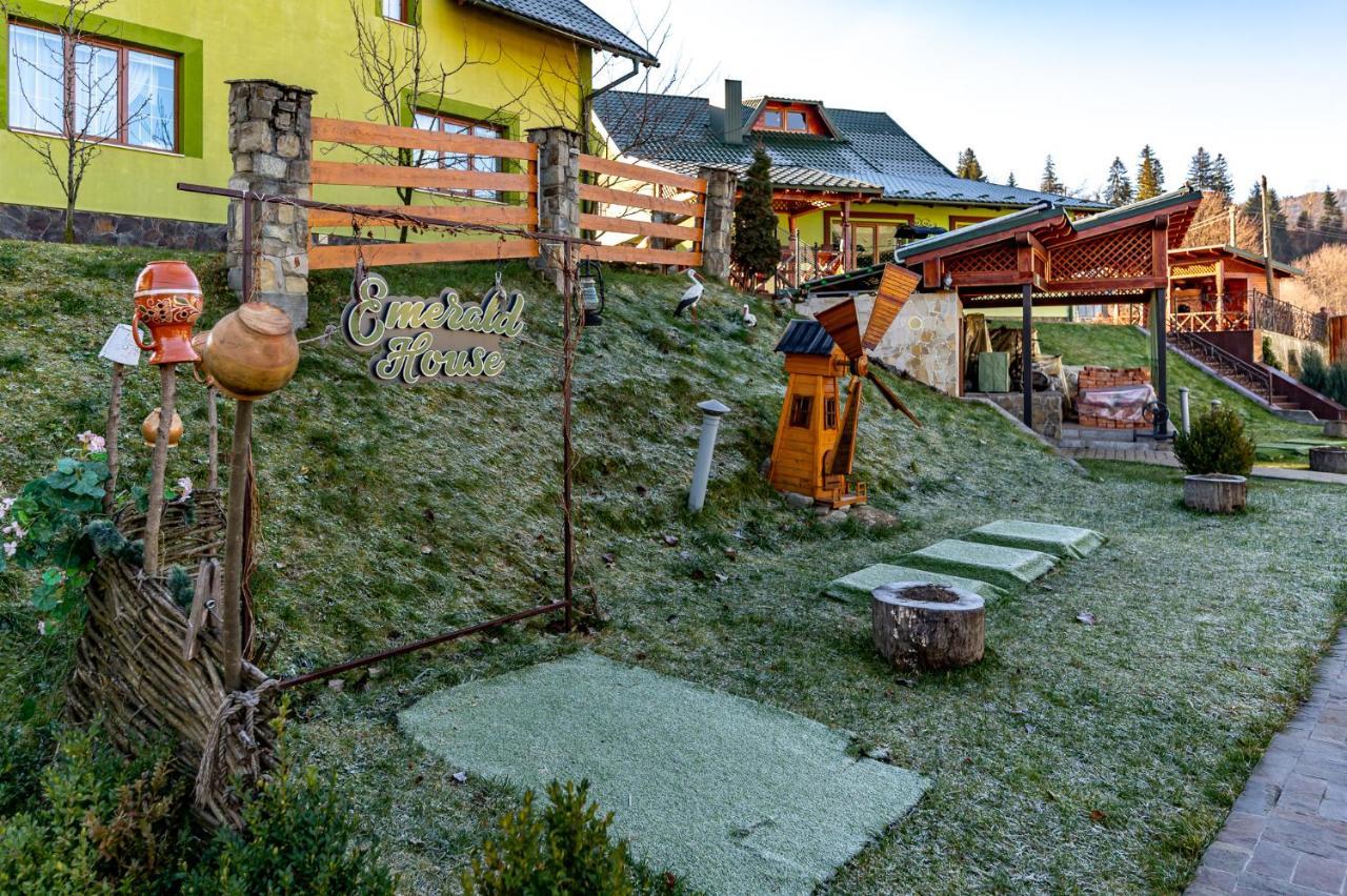 Emerald House Mykulychyn Exterior photo