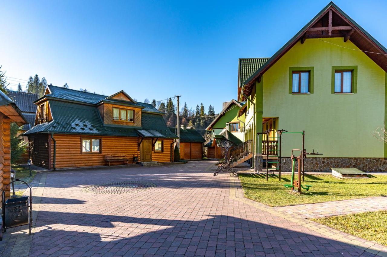 Emerald House Mykulychyn Exterior photo